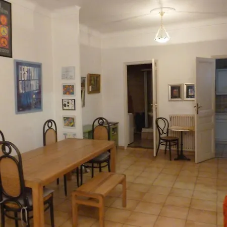 1 Mey Apartamento